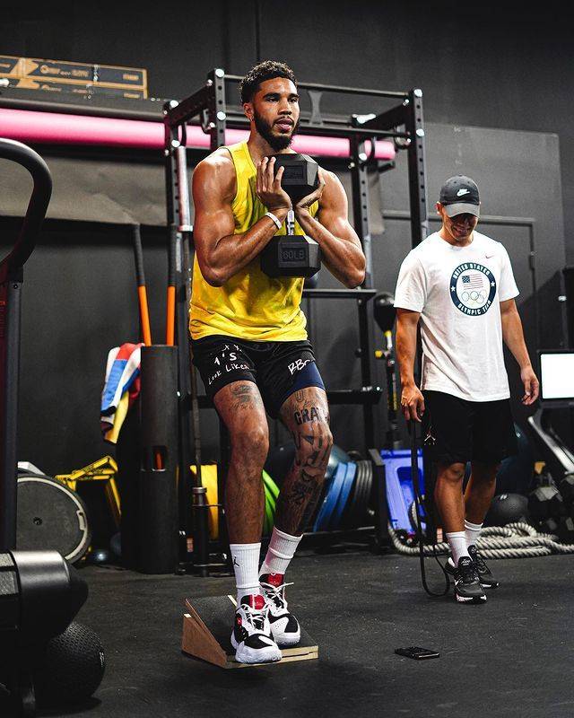 莱比锡训练开放日,今晚扳平良机引欢呼,全明星赛在即,年轻球员得到机会 莱比锡训练开放日,今晚扳平良机引欢呼,全明星赛在即,年轻球员得到机会